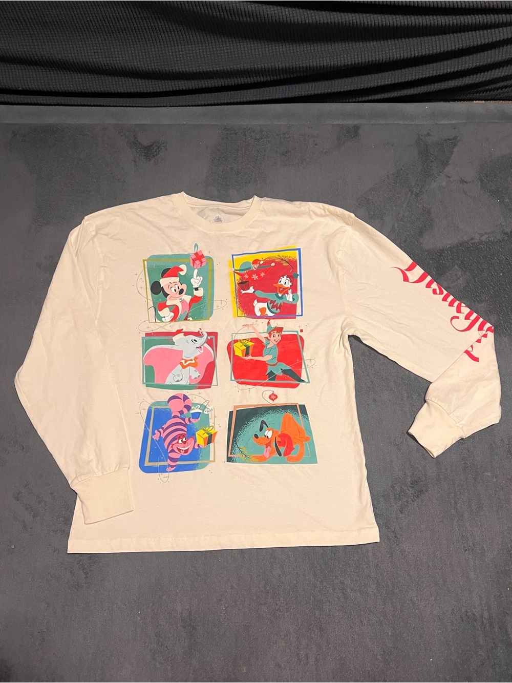 Disney Classics Christmas Long Sleeve Tee Small